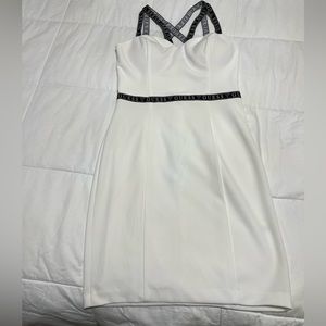 Guess white dress 👗